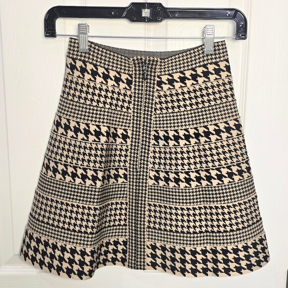Hervé Léger High-Waisted Houndstooth Mini Skirt - Picture 5 of 11